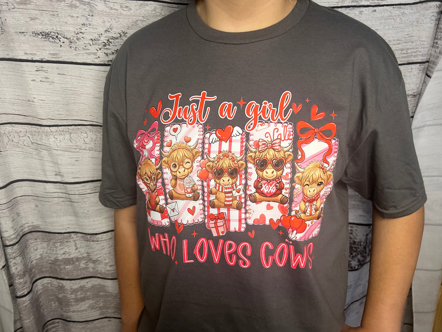Just A Girl Who Loves Cows - Graphic Tee